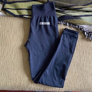 GYMSHARK LIGHTWEIGHT SEAMLESS SIZE M BLACK